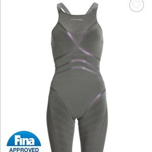 BRAND NEW Dolfin Lightstrike Knee Suit